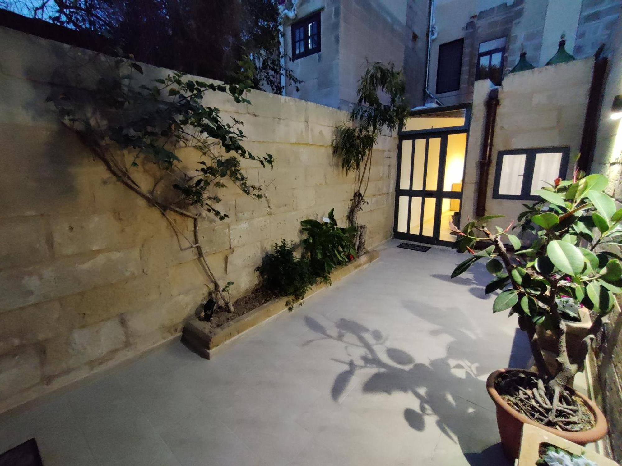 Peaceful Traditional Maltese Townhouse Luqa Buitenkant foto