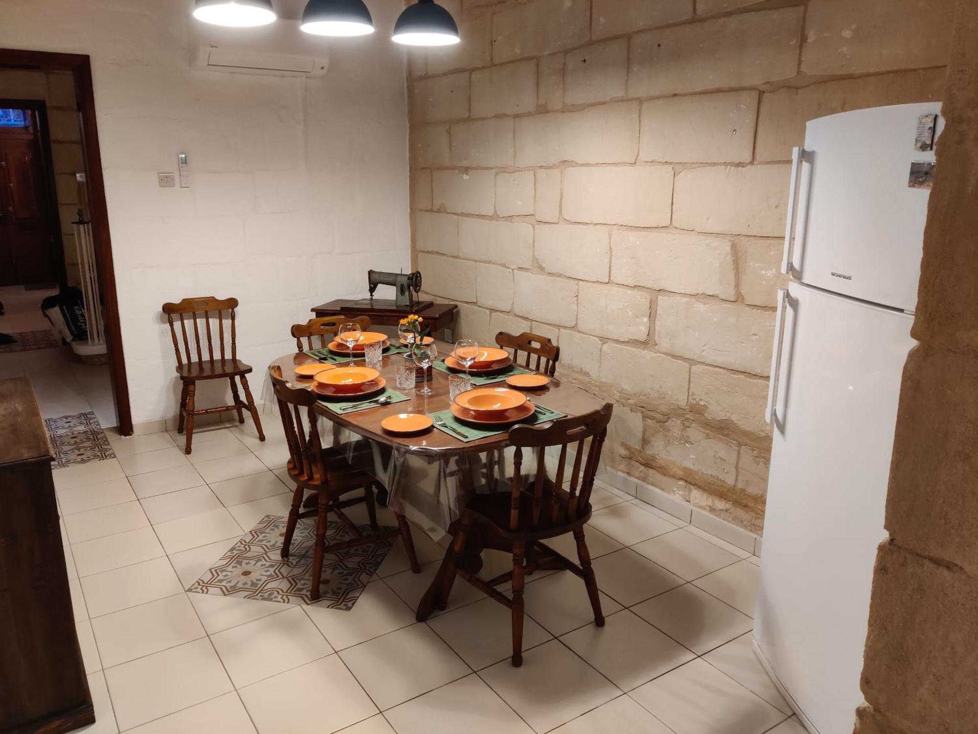 Peaceful Traditional Maltese Townhouse Luqa Buitenkant foto