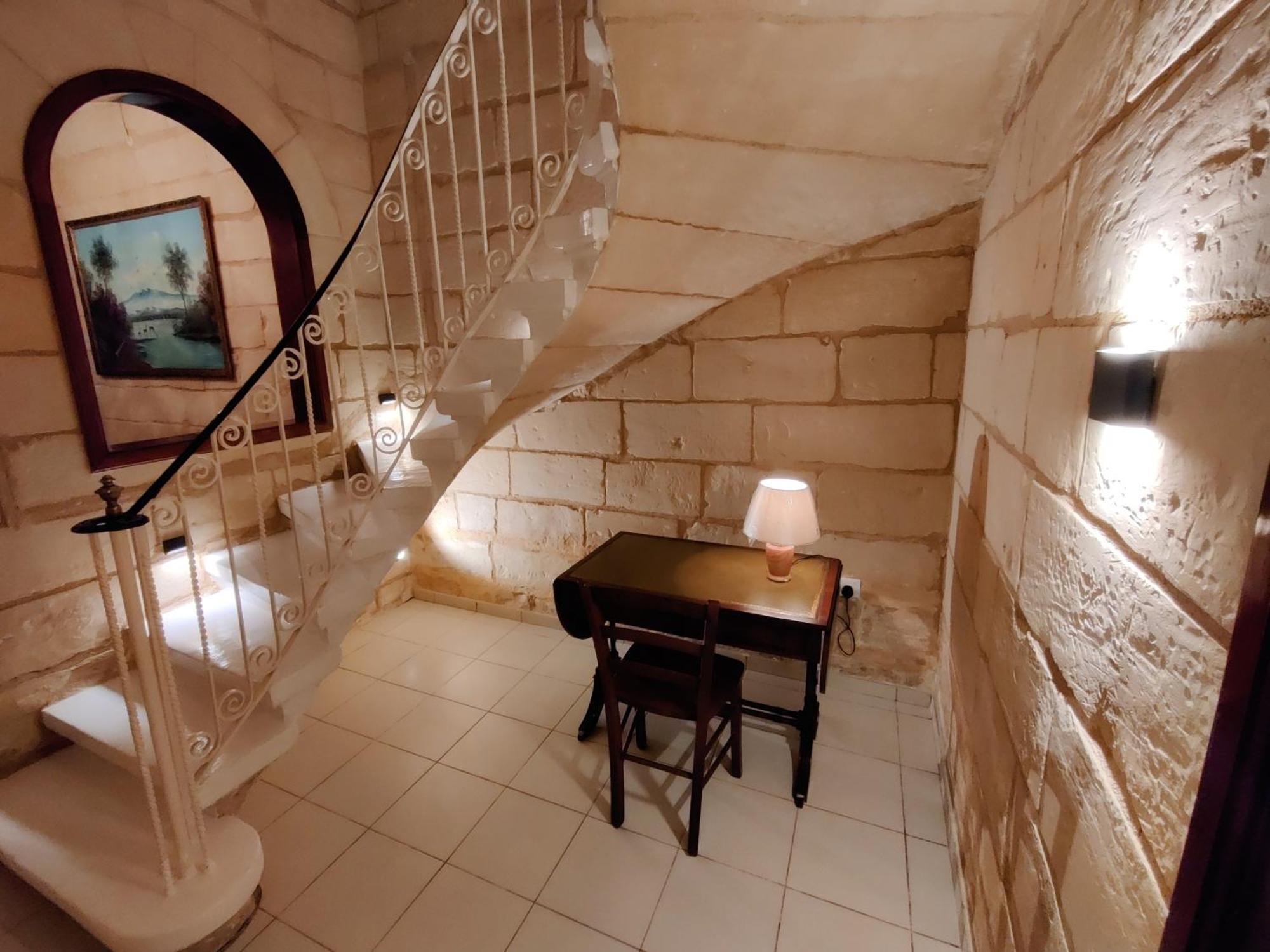 Peaceful Traditional Maltese Townhouse Luqa Buitenkant foto