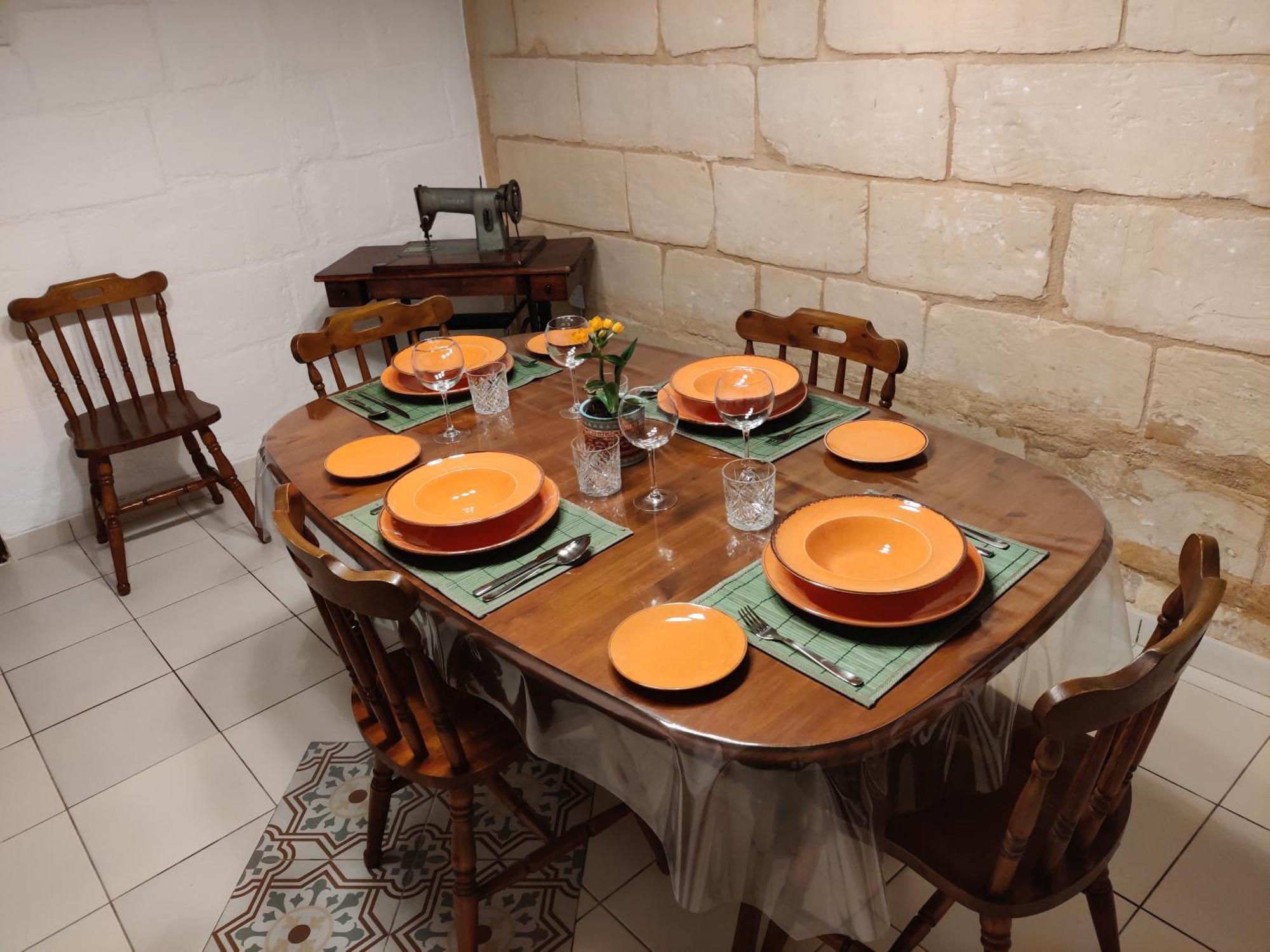 Peaceful Traditional Maltese Townhouse Luqa Buitenkant foto