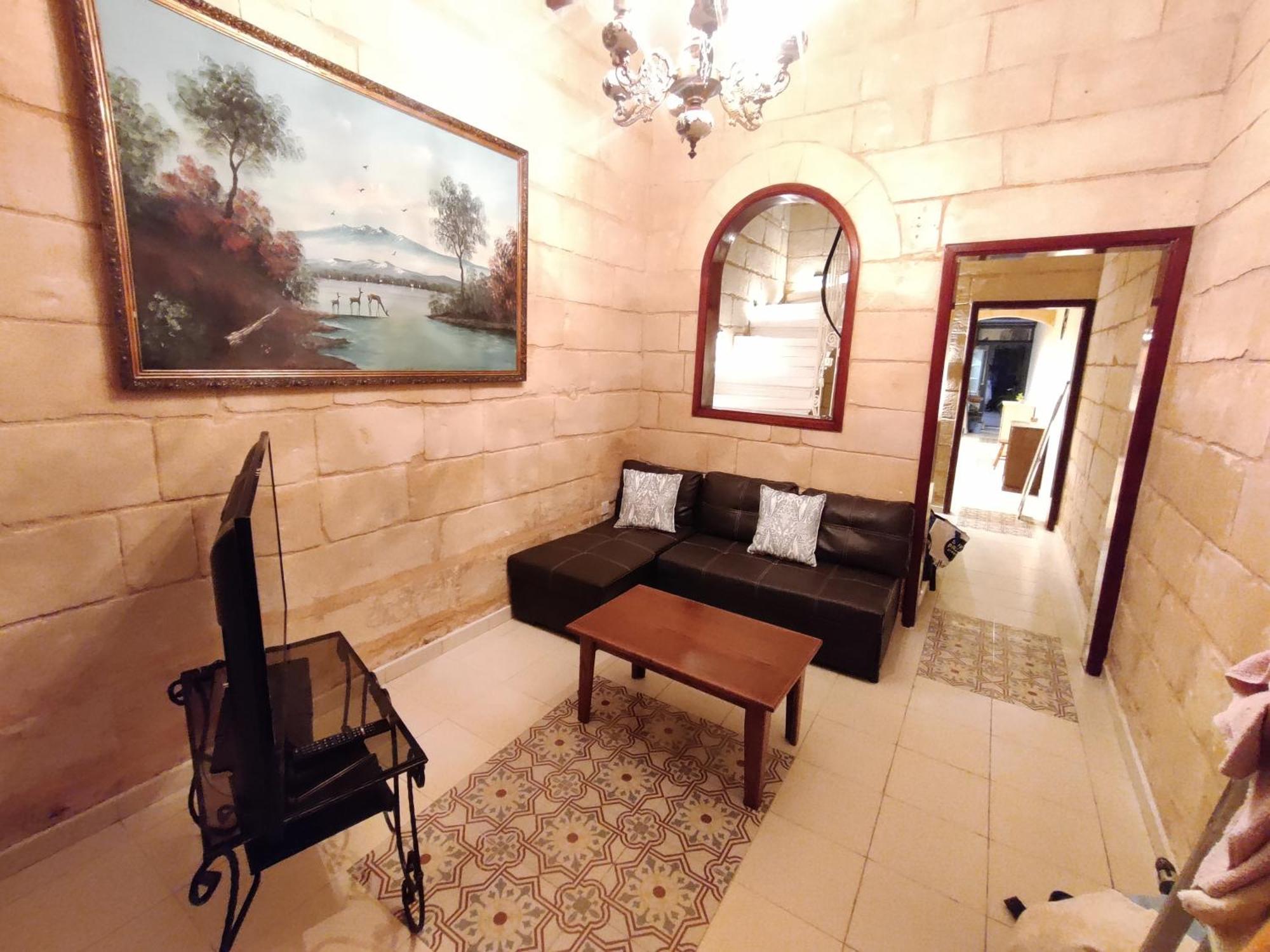 Peaceful Traditional Maltese Townhouse Luqa Buitenkant foto